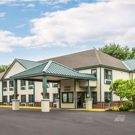 Econo Lodge Glens Falls - Lake George Bagian luar foto