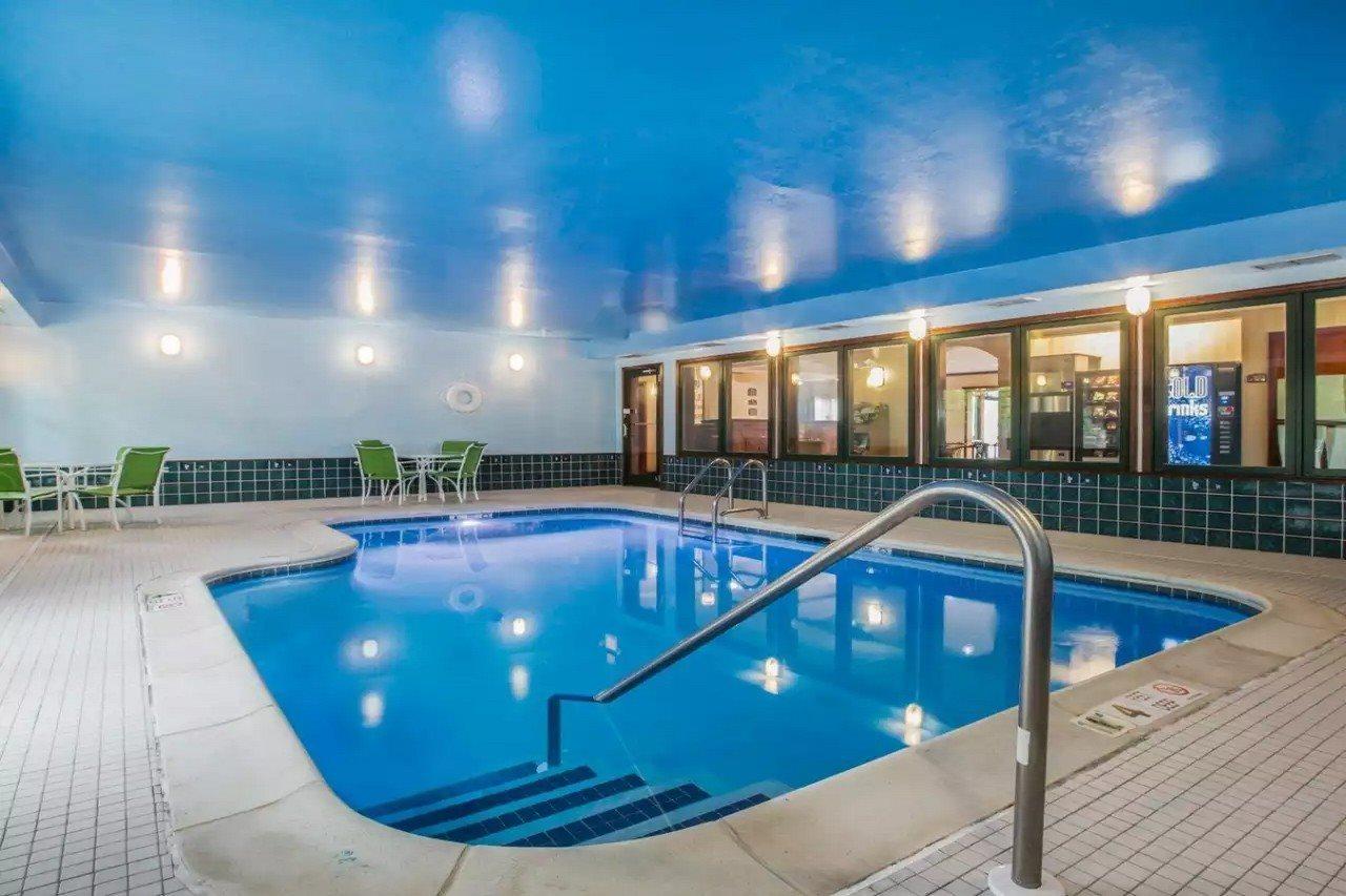 Econo Lodge Glens Falls - Lake George Bagian luar foto