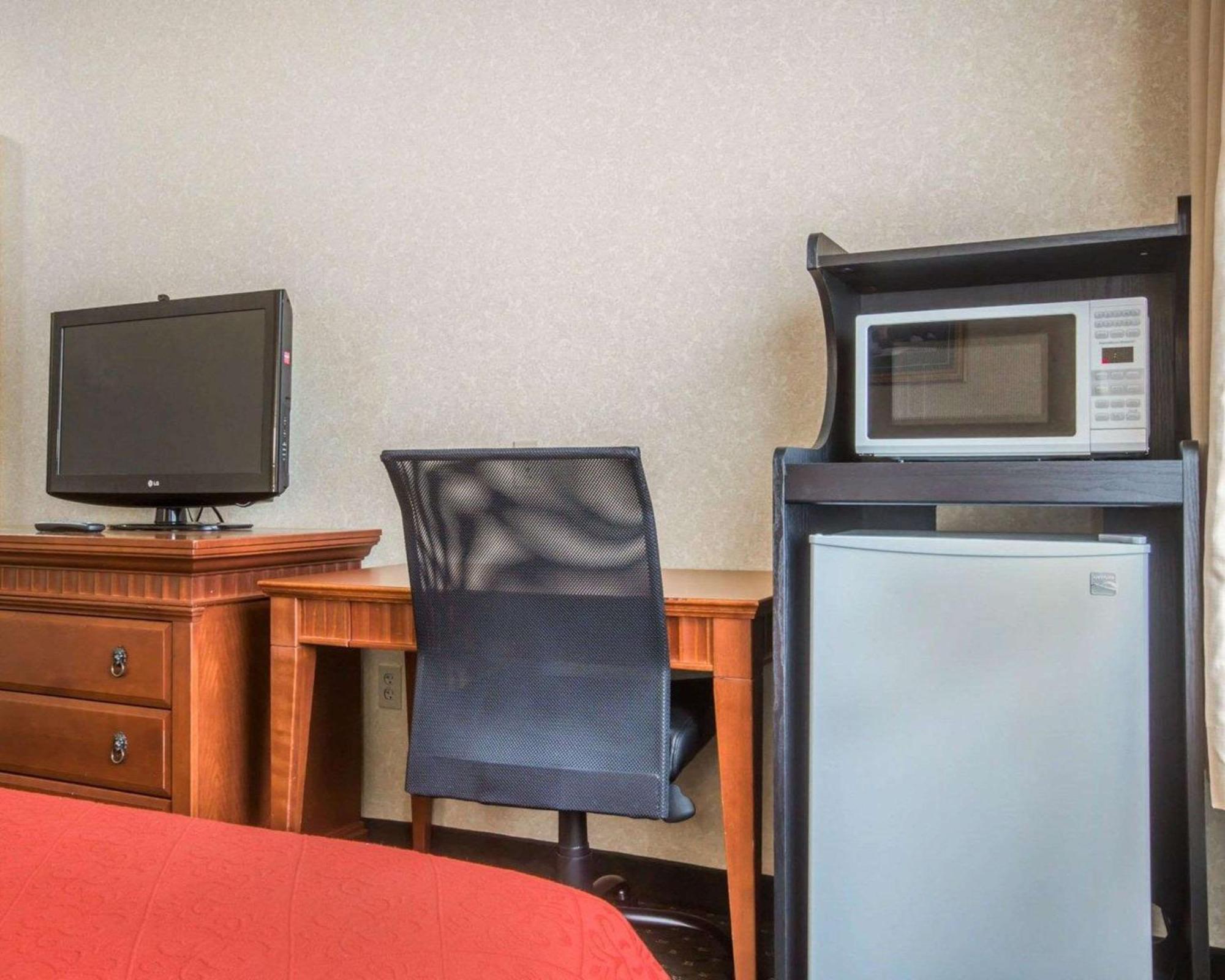 Econo Lodge Glens Falls - Lake George Bagian luar foto