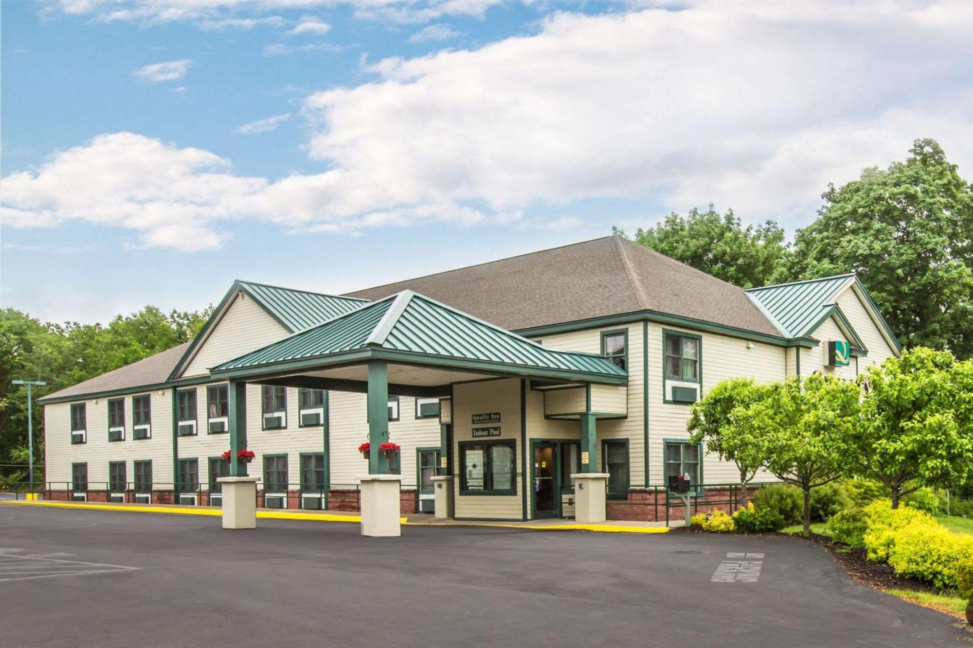 Econo Lodge Glens Falls - Lake George Bagian luar foto