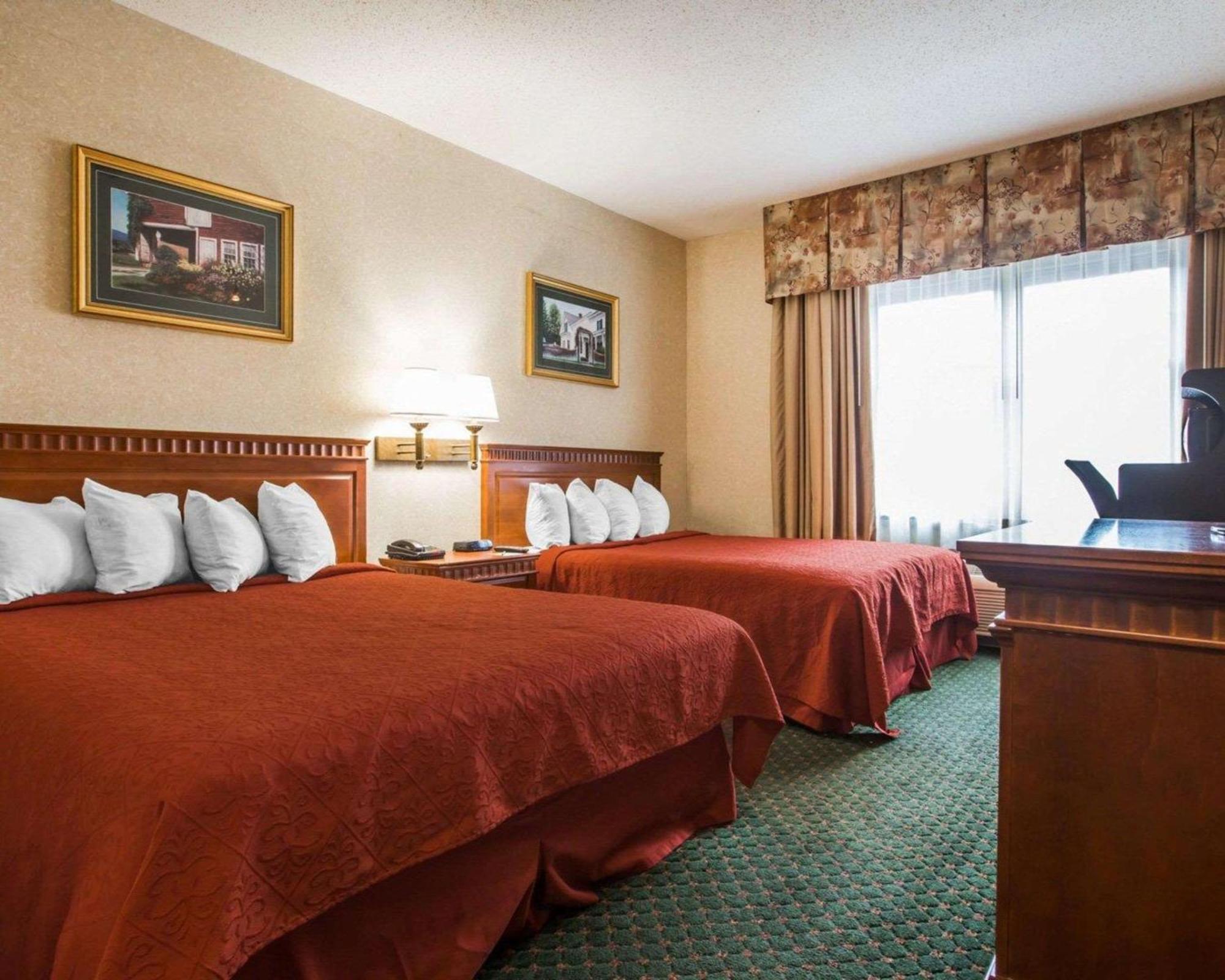 Econo Lodge Glens Falls - Lake George Bagian luar foto