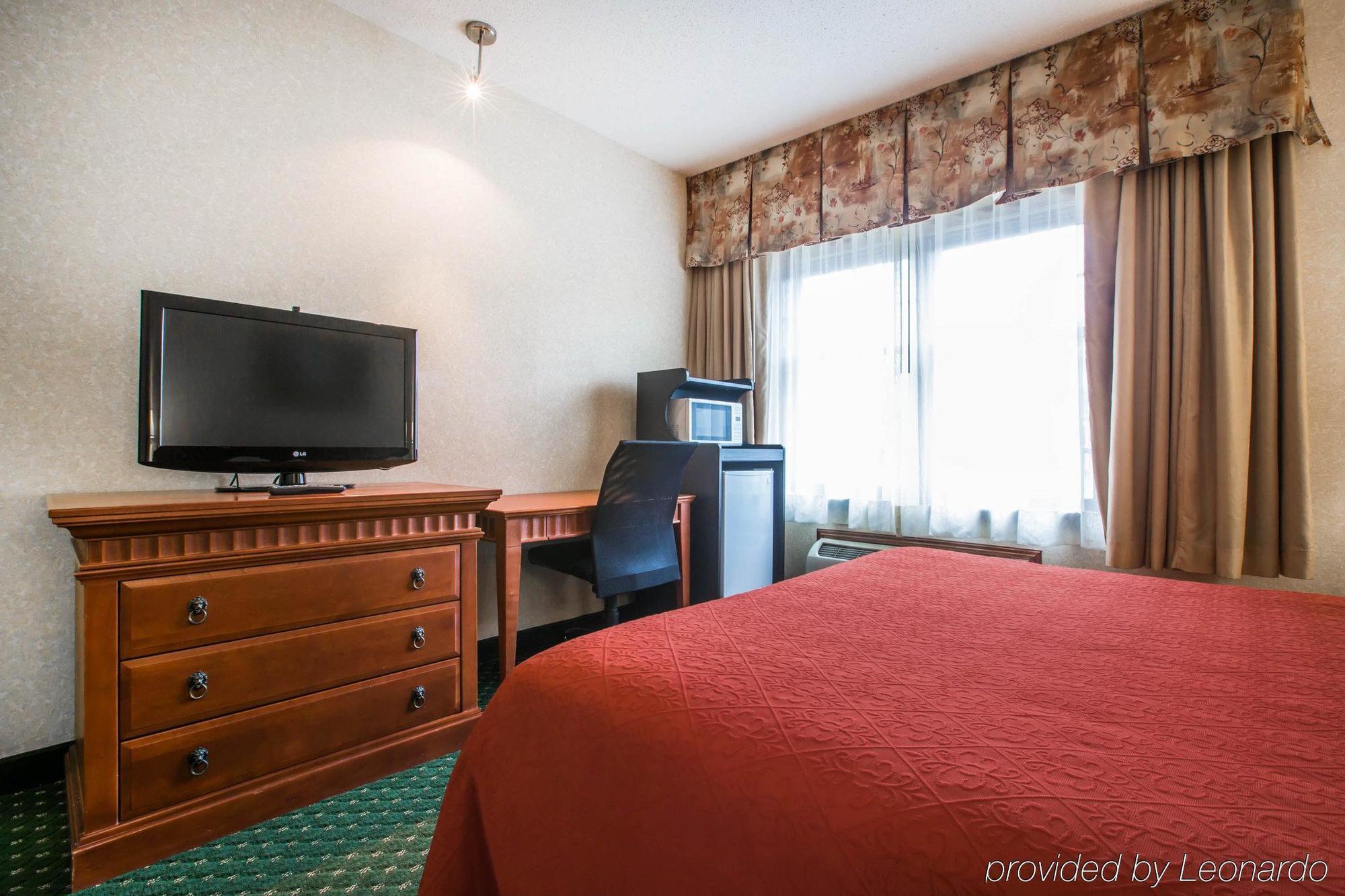 Econo Lodge Glens Falls - Lake George Bagian luar foto