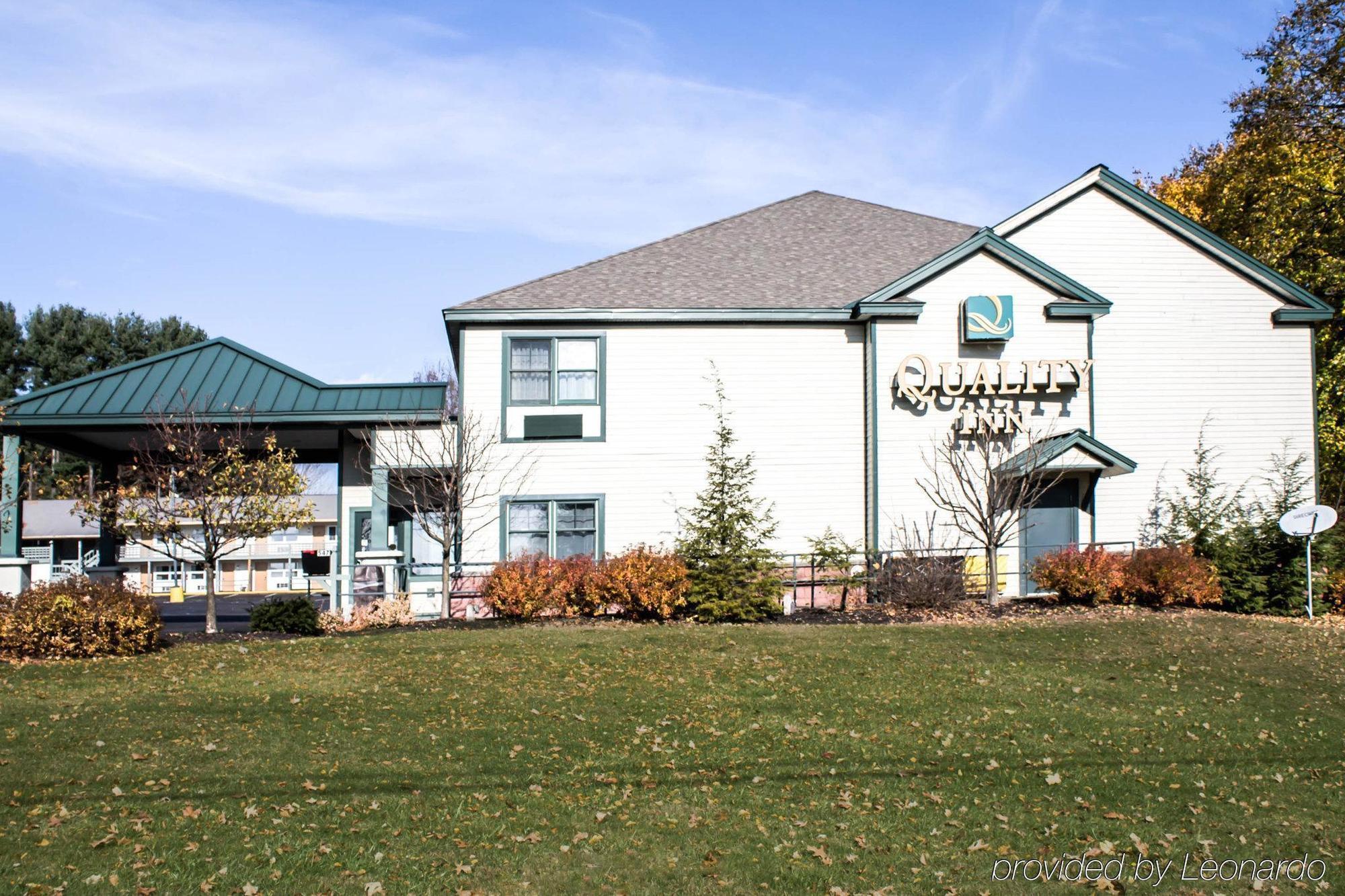 Econo Lodge Glens Falls - Lake George Bagian luar foto