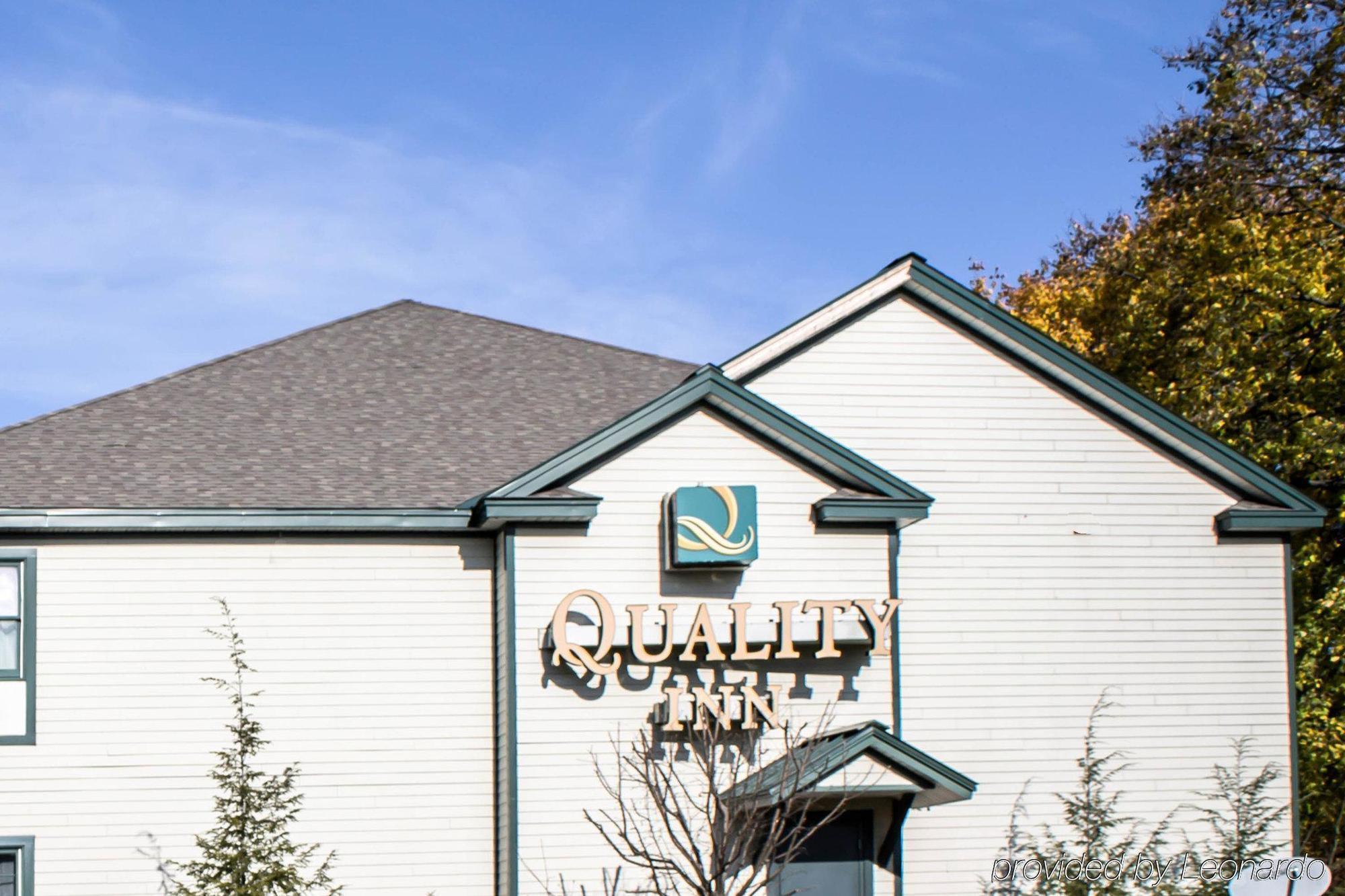 Econo Lodge Glens Falls - Lake George Bagian luar foto