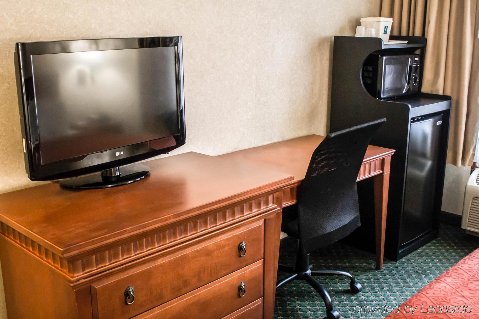 Econo Lodge Glens Falls - Lake George Bagian luar foto