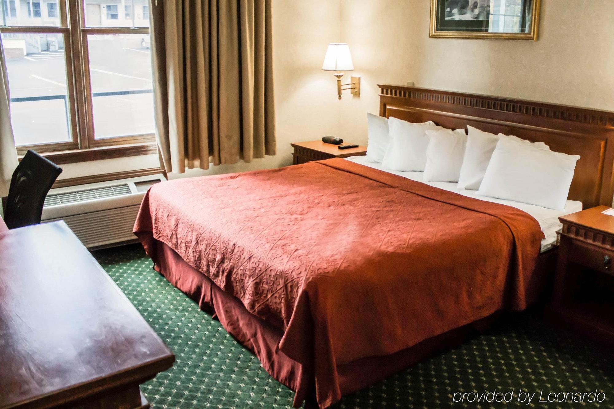 Econo Lodge Glens Falls - Lake George Bagian luar foto