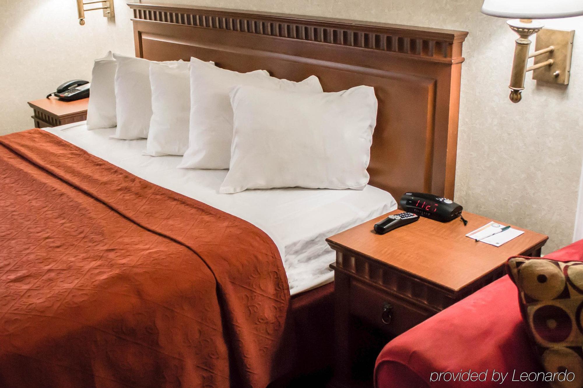 Econo Lodge Glens Falls - Lake George Bagian luar foto