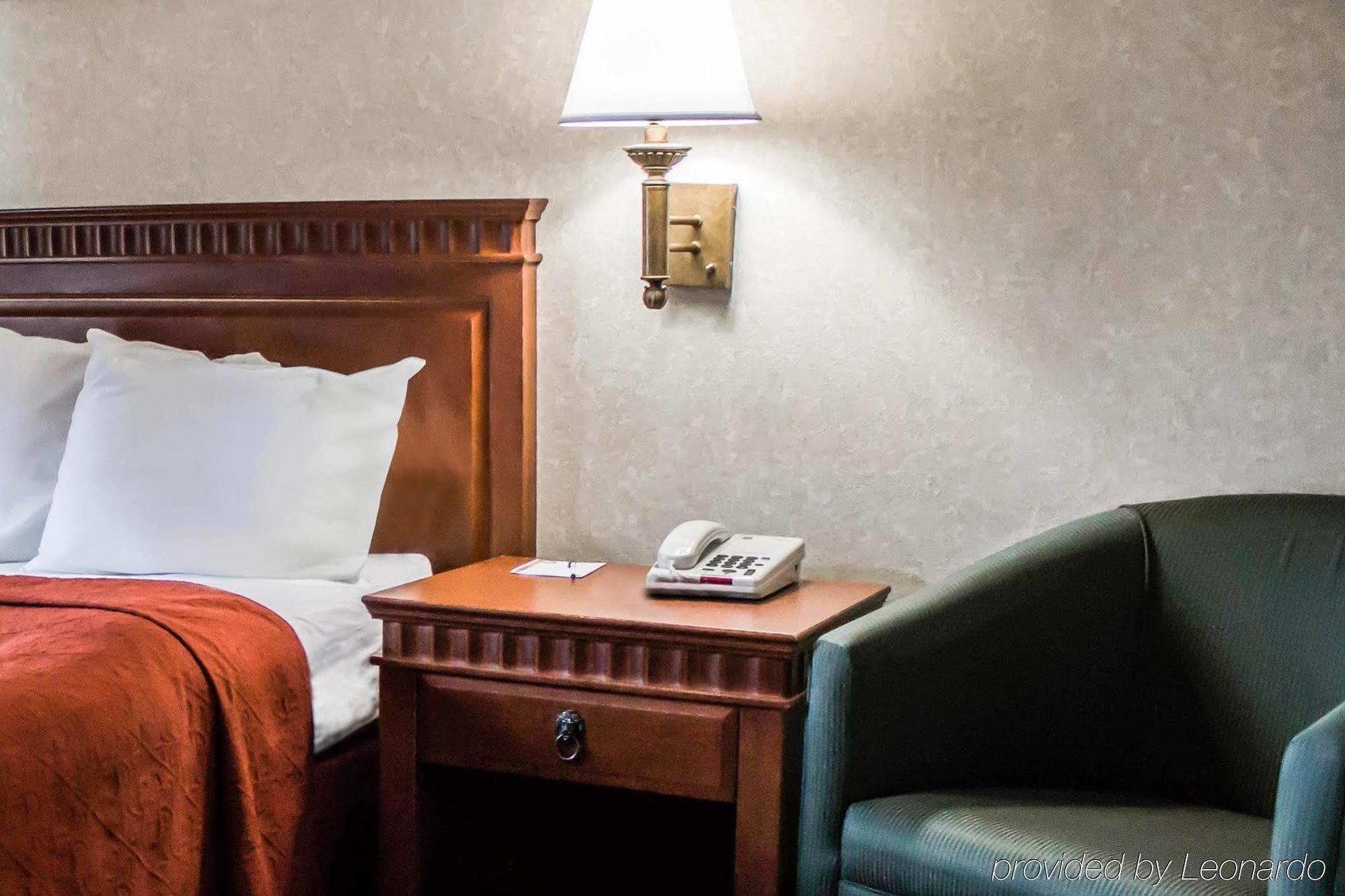 Econo Lodge Glens Falls - Lake George Bagian luar foto