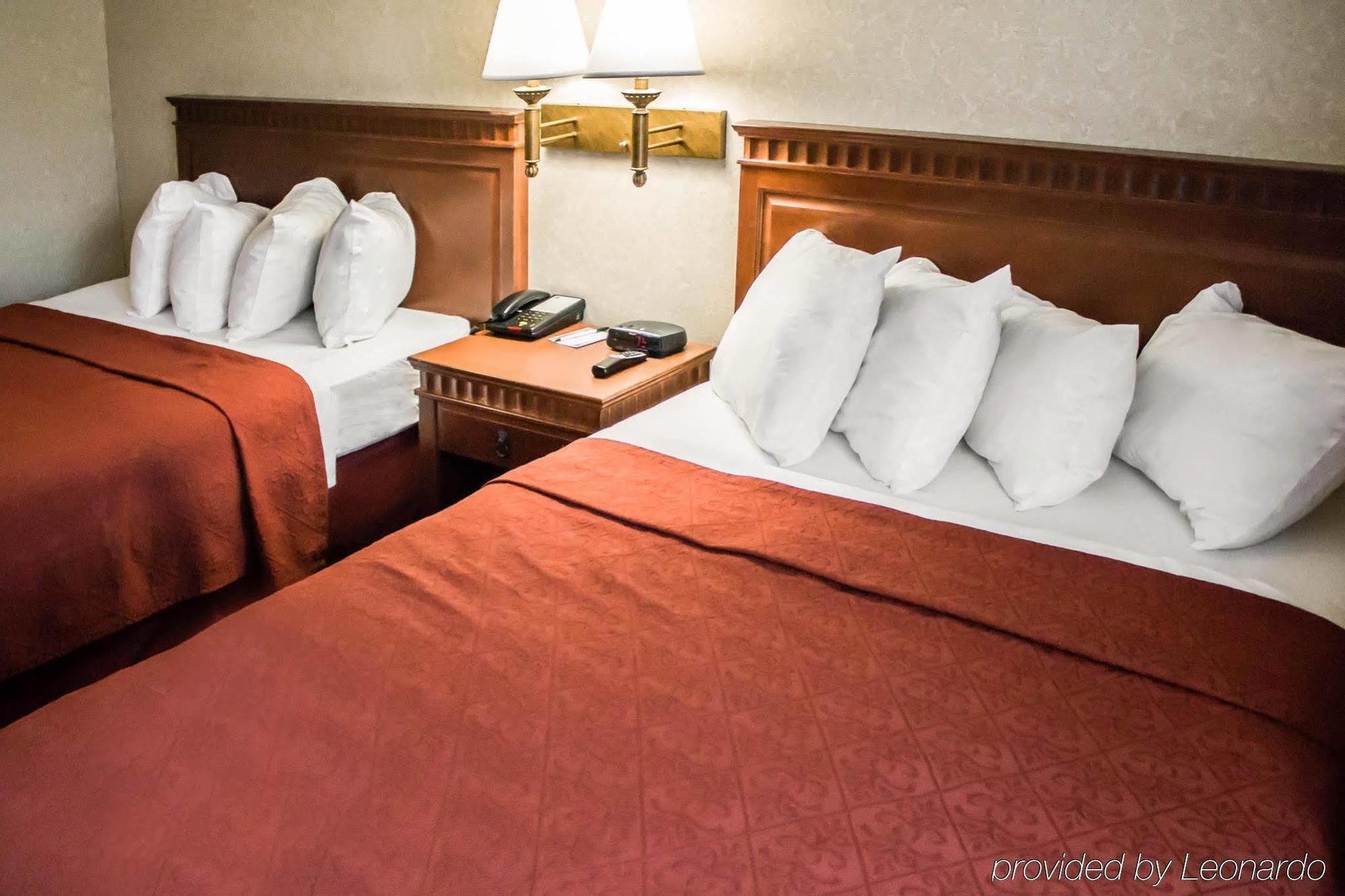 Econo Lodge Glens Falls - Lake George Bagian luar foto
