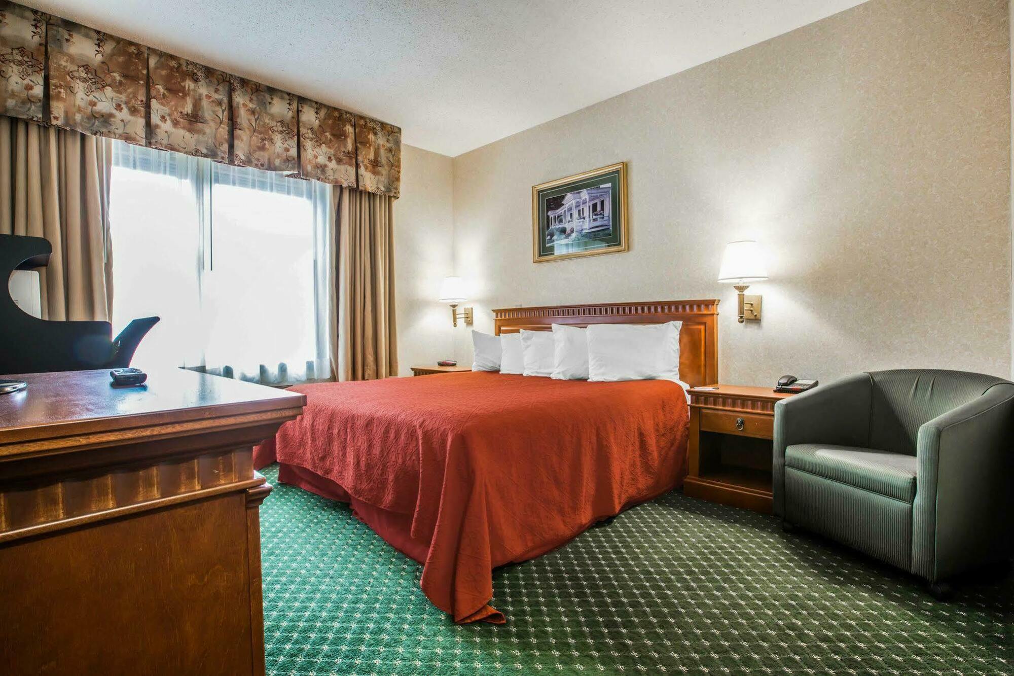 Econo Lodge Glens Falls - Lake George Bagian luar foto